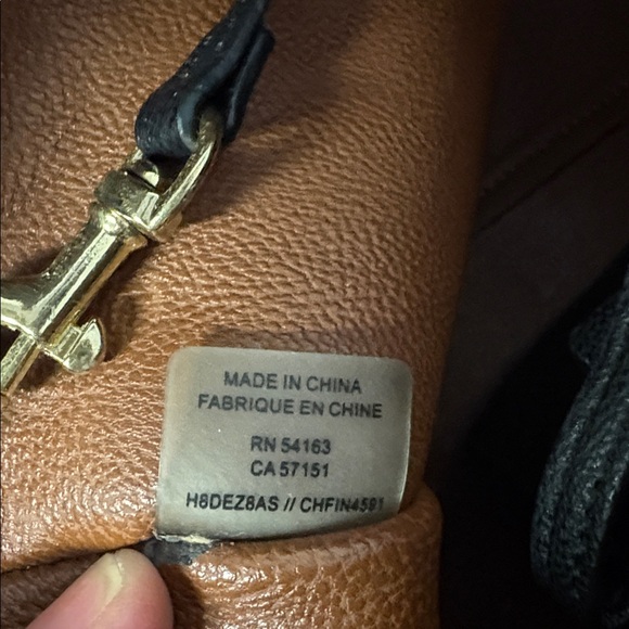 Calvin Klein - Picture 7 of 10